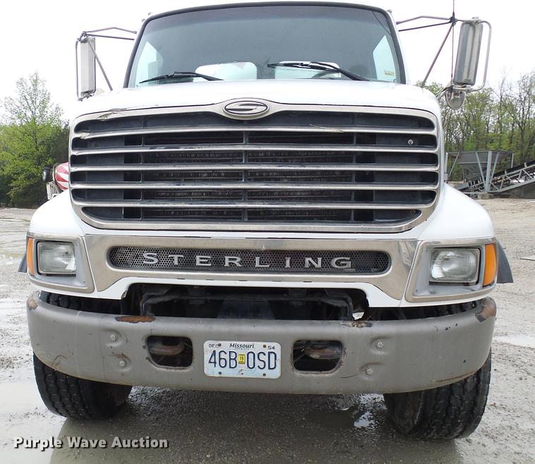 image for item DF7223 2004 Sterling LT8513 ready mix truck