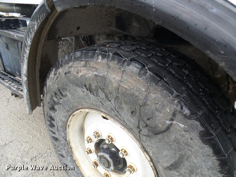 image for item DF7223 2004 Sterling LT8513 ready mix truck