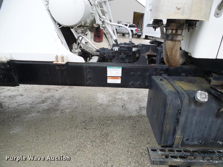 image for item DF7223 2004 Sterling LT8513 ready mix truck
