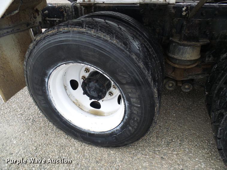 image for item DF7223 2004 Sterling LT8513 ready mix truck