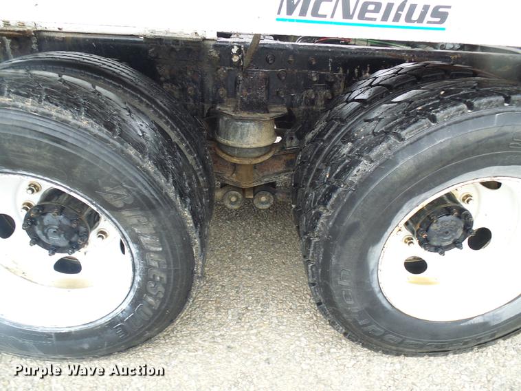 image for item DF7223 2004 Sterling LT8513 ready mix truck