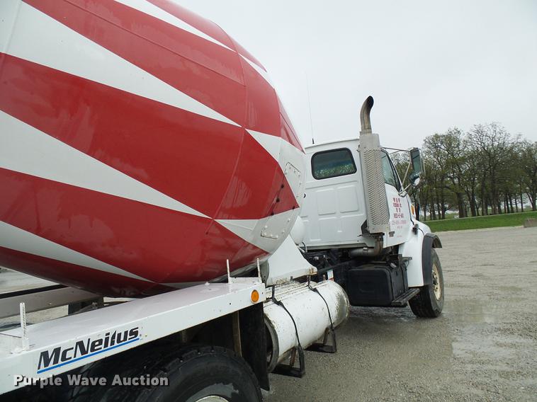 image for item DF7223 2004 Sterling LT8513 ready mix truck