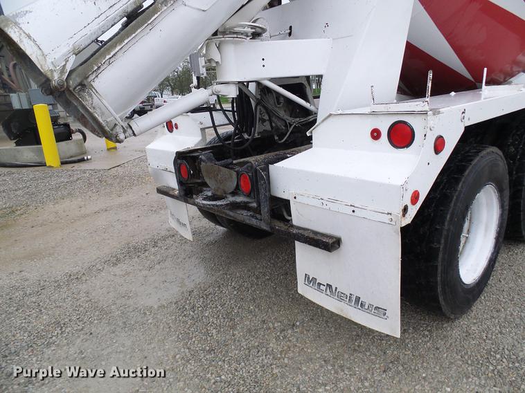 image for item DF7223 2004 Sterling LT8513 ready mix truck