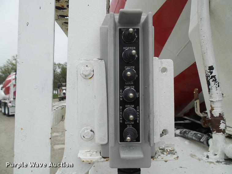 image for item DF7223 2004 Sterling LT8513 ready mix truck