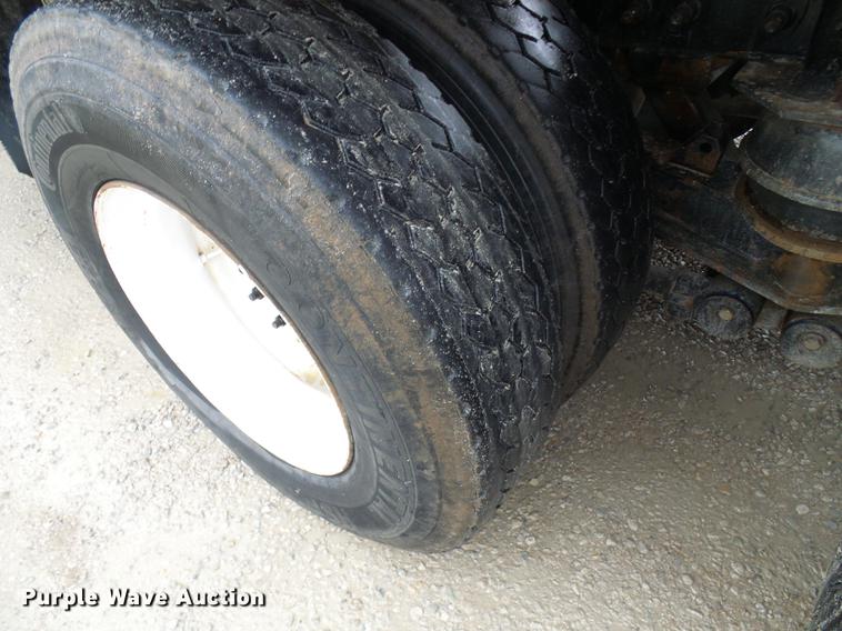 image for item DF7223 2004 Sterling LT8513 ready mix truck