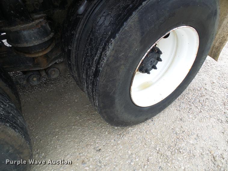 image for item DF7223 2004 Sterling LT8513 ready mix truck