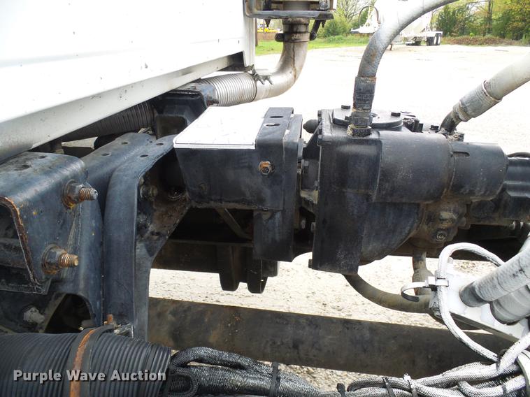 image for item DF7223 2004 Sterling LT8513 ready mix truck