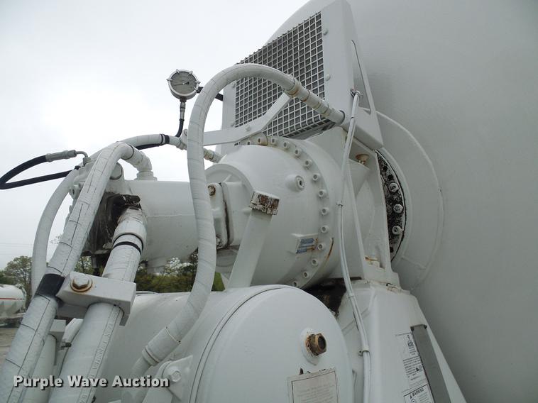 image for item DF7223 2004 Sterling LT8513 ready mix truck