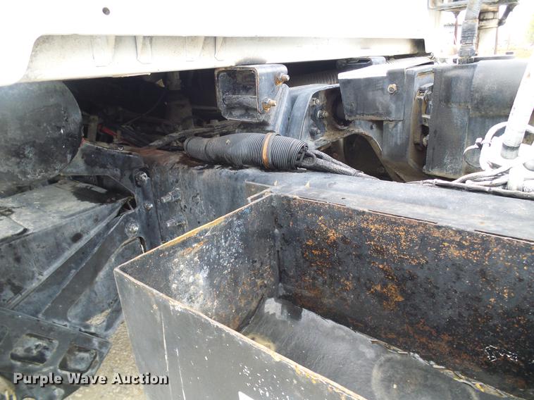 image for item DF7223 2004 Sterling LT8513 ready mix truck