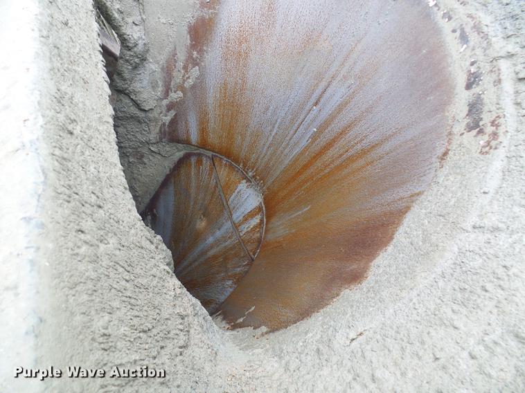 image for item DF7223 2004 Sterling LT8513 ready mix truck