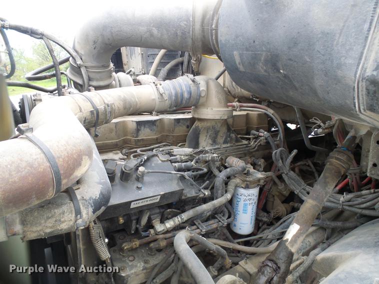 image for item DF7223 2004 Sterling LT8513 ready mix truck