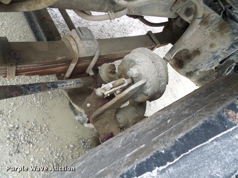 image for item DF7223 2004 Sterling LT8513 ready mix truck