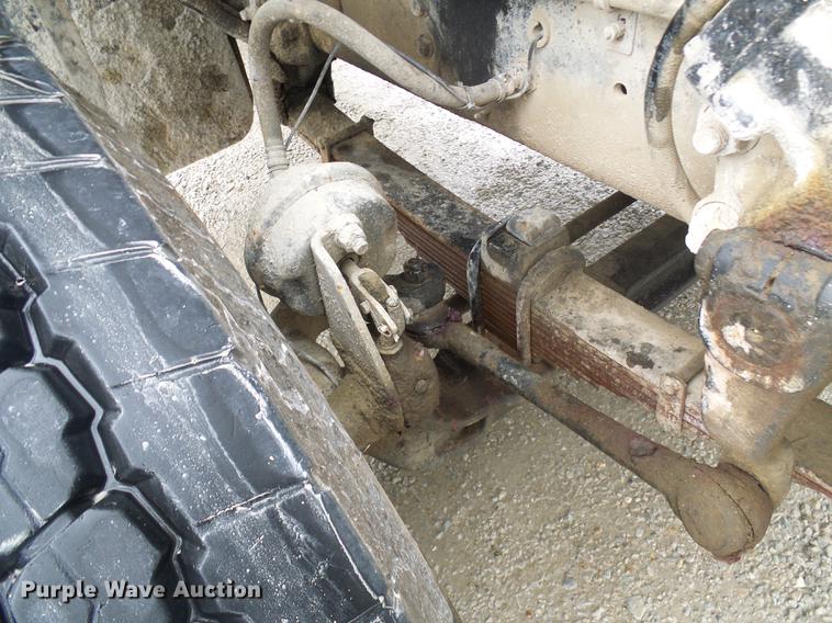 image for item DF7223 2004 Sterling LT8513 ready mix truck