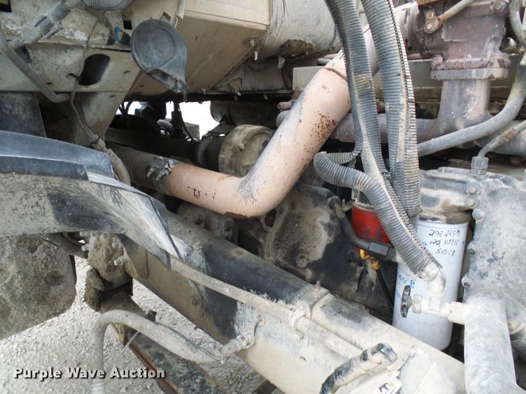 image for item DF7223 2004 Sterling LT8513 ready mix truck