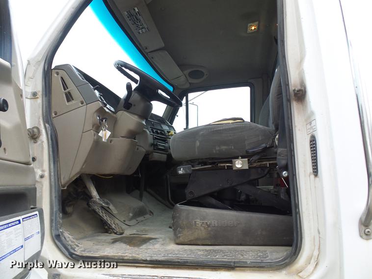 image for item DF7223 2004 Sterling LT8513 ready mix truck