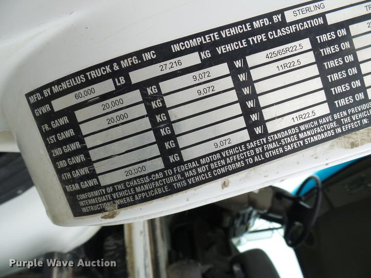 image for item DF7223 2004 Sterling LT8513 ready mix truck