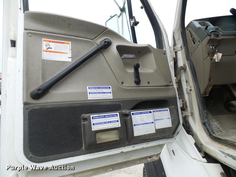 image for item DF7223 2004 Sterling LT8513 ready mix truck