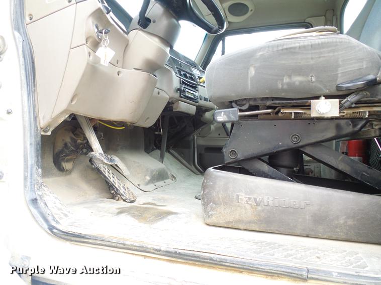 image for item DF7223 2004 Sterling LT8513 ready mix truck