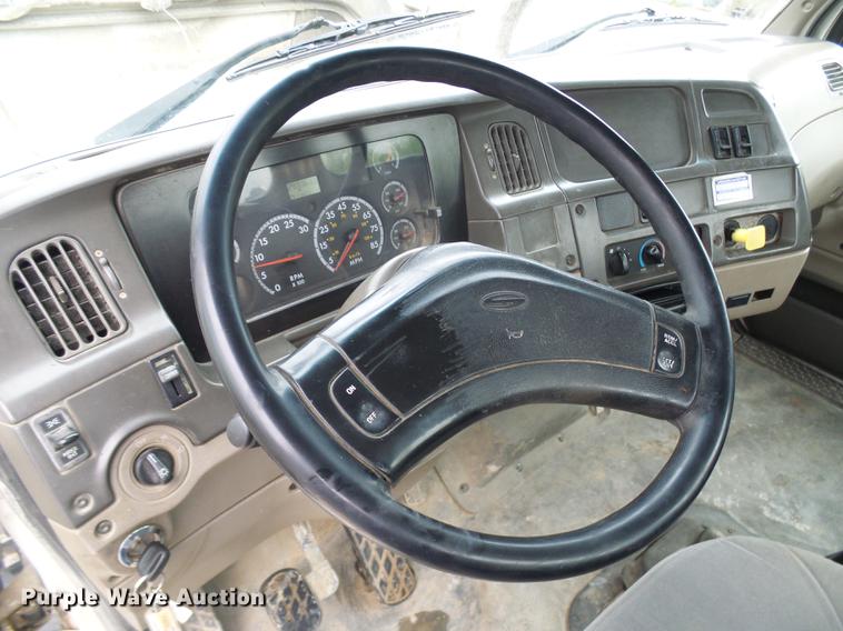 image for item DF7223 2004 Sterling LT8513 ready mix truck