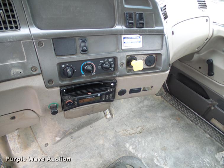 image for item DF7223 2004 Sterling LT8513 ready mix truck