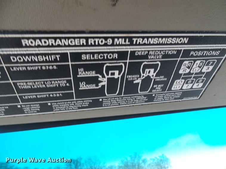 image for item DF7223 2004 Sterling LT8513 ready mix truck