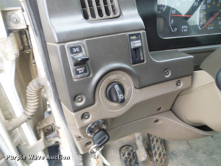 image for item DF7223 2004 Sterling LT8513 ready mix truck