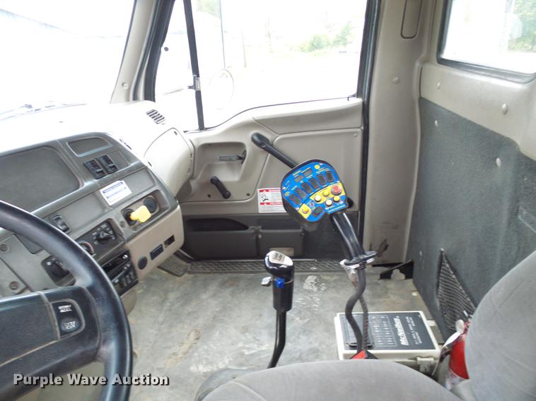 image for item DF7223 2004 Sterling LT8513 ready mix truck