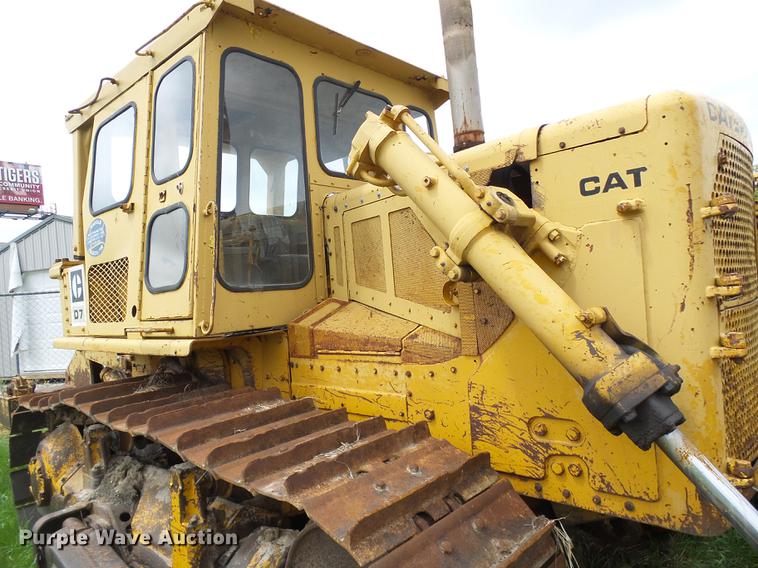 image for item DF7225 1973 Caterpillar D7F dozer