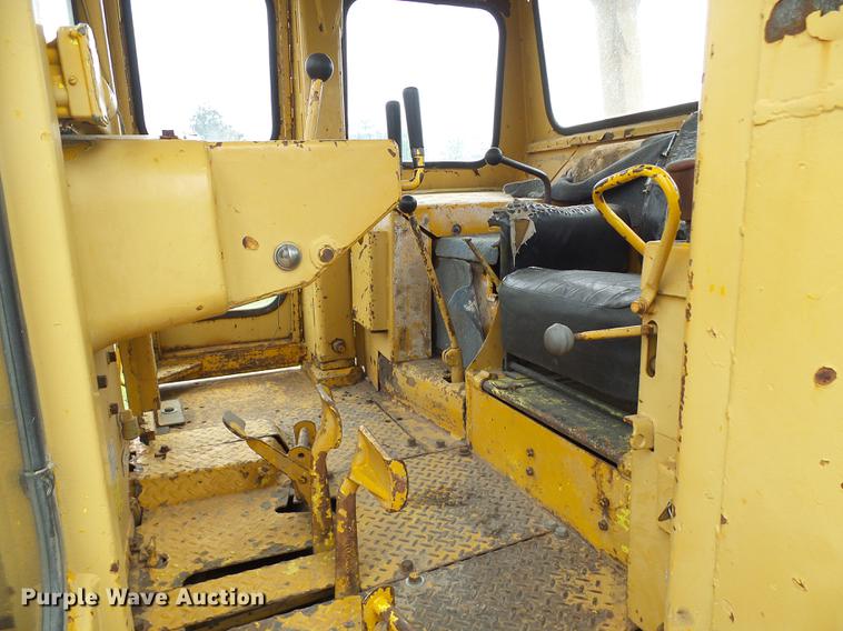 image for item DF7225 1973 Caterpillar D7F dozer