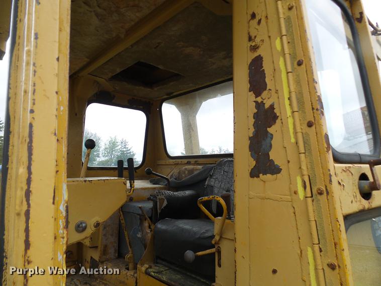 image for item DF7225 1973 Caterpillar D7F dozer
