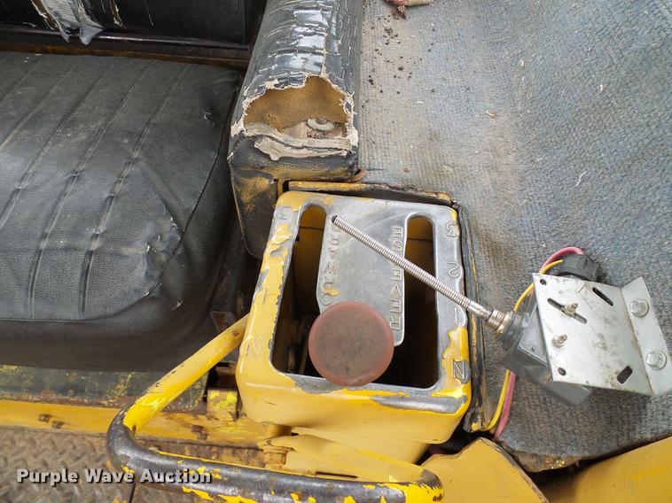 image for item DF7225 1973 Caterpillar D7F dozer