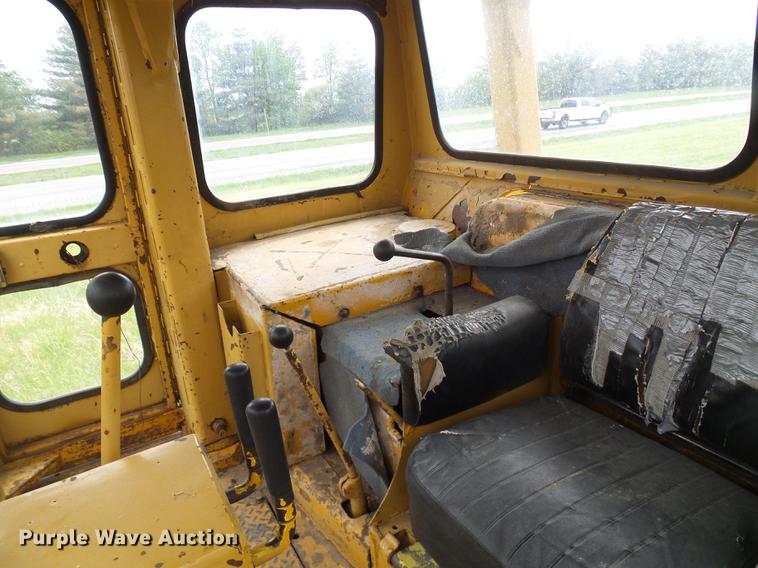 image for item DF7225 1973 Caterpillar D7F dozer