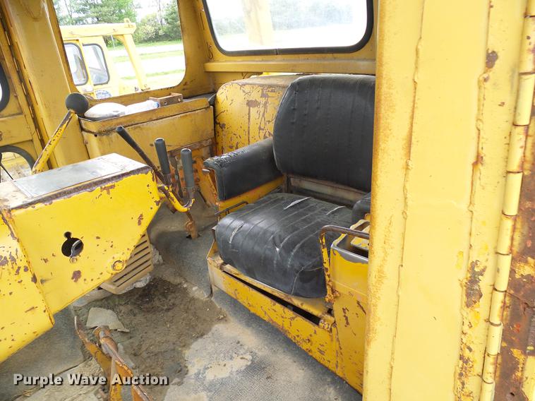 image for item DF7226 1969 Caterpillar D9G dozer