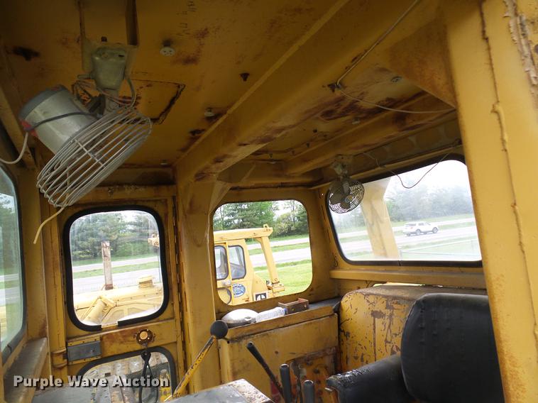 image for item DF7226 1969 Caterpillar D9G dozer