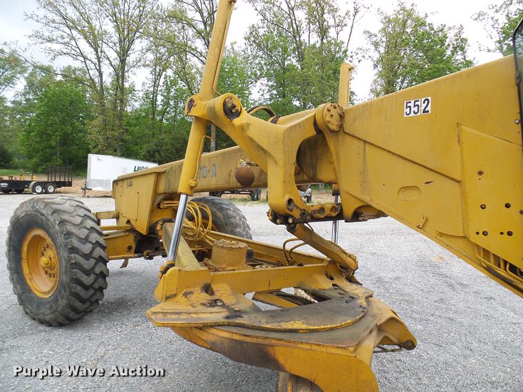 image for item DF7237 John Deere 670A motor grader