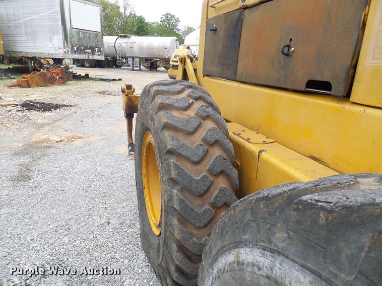 image for item DF7237 John Deere 670A motor grader