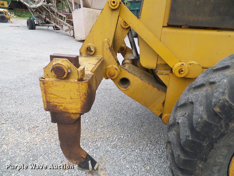 image for item DF7237 John Deere 670A motor grader