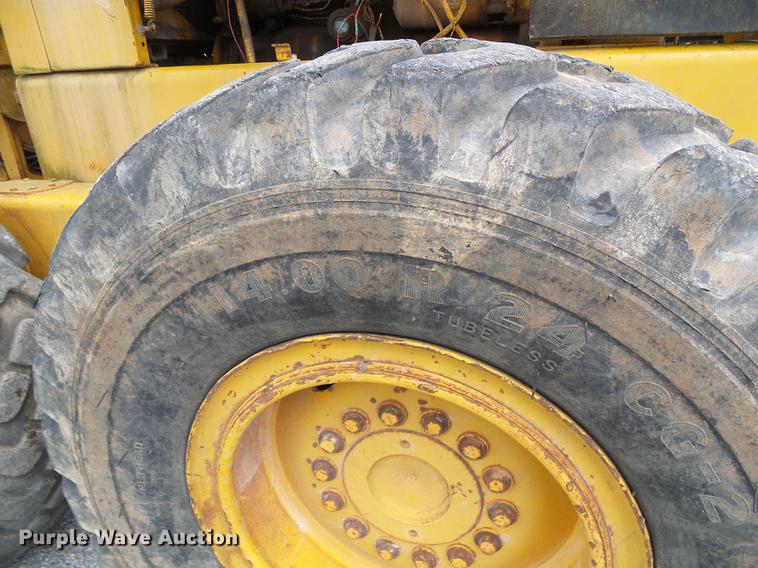 image for item DF7237 John Deere 670A motor grader