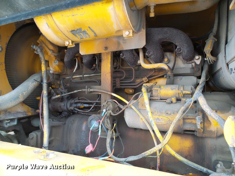 image for item DF7237 John Deere 670A motor grader