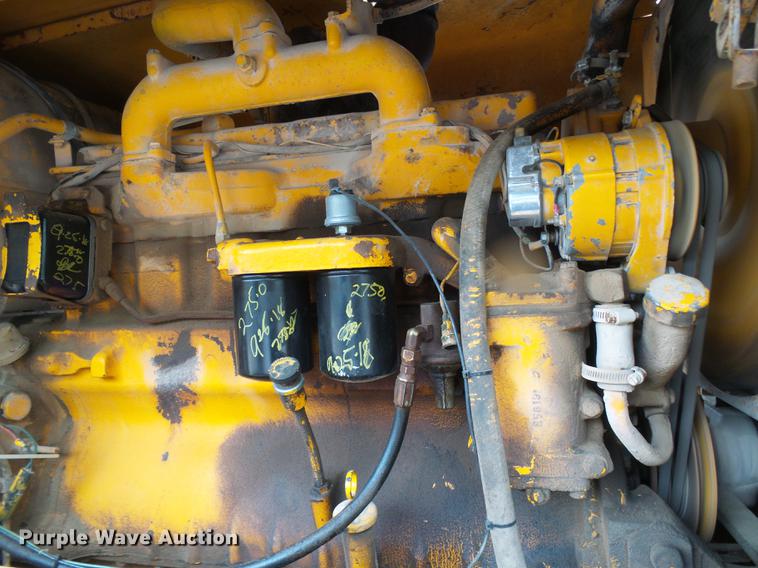 image for item DF7237 John Deere 670A motor grader