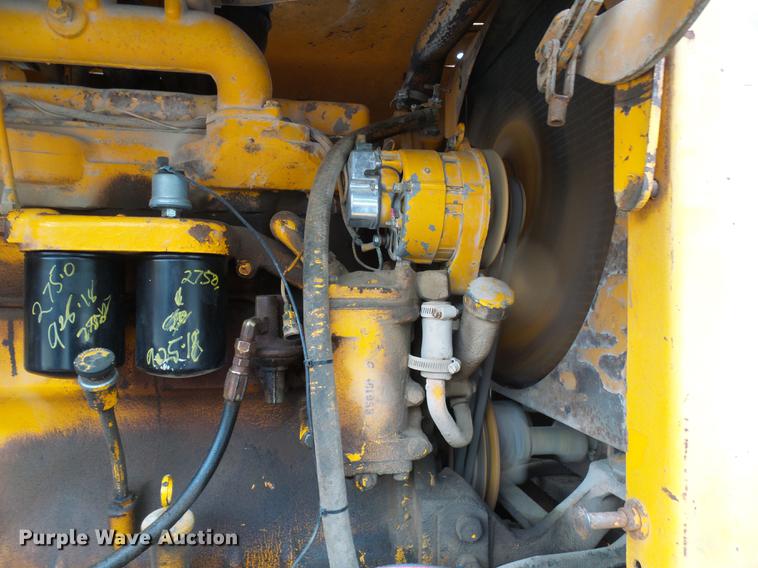 image for item DF7237 John Deere 670A motor grader