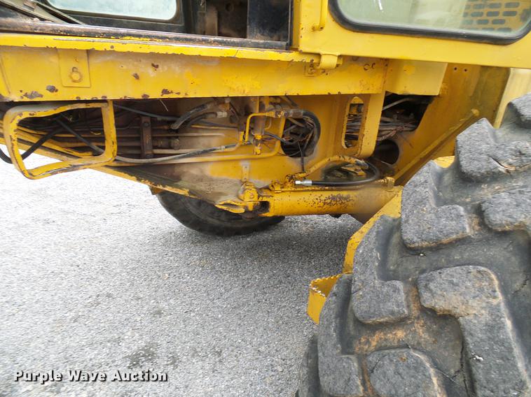 image for item DF7237 John Deere 670A motor grader