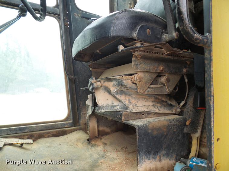 image for item DF7237 John Deere 670A motor grader