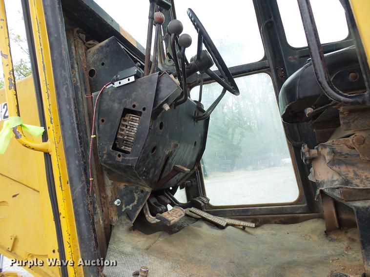 image for item DF7237 John Deere 670A motor grader