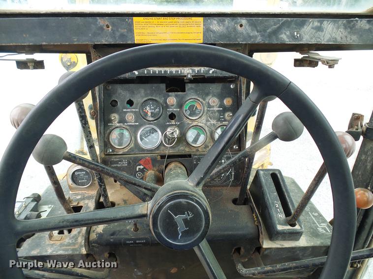 image for item DF7237 John Deere 670A motor grader