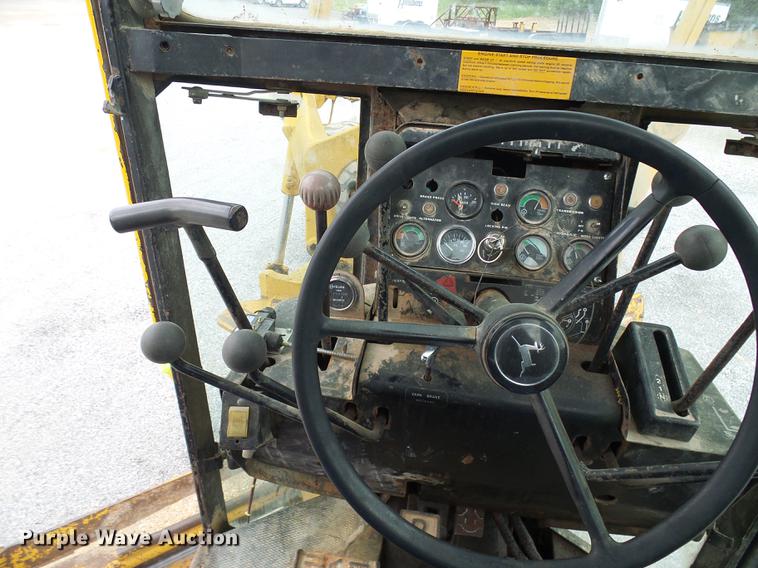 image for item DF7237 John Deere 670A motor grader