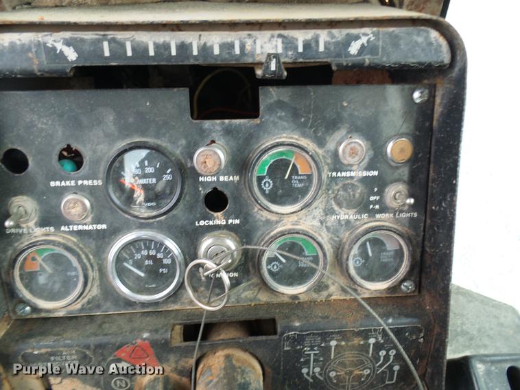 image for item DF7237 John Deere 670A motor grader