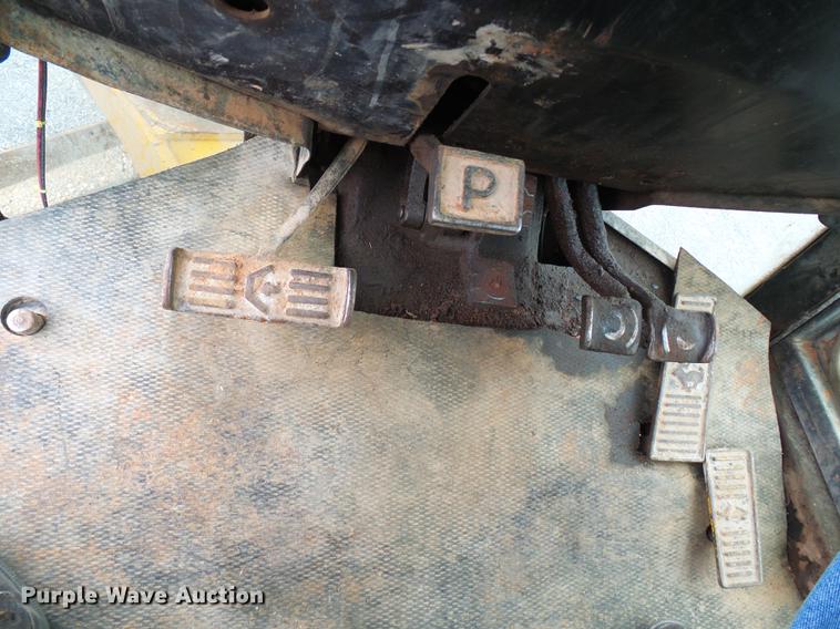 image for item DF7237 John Deere 670A motor grader