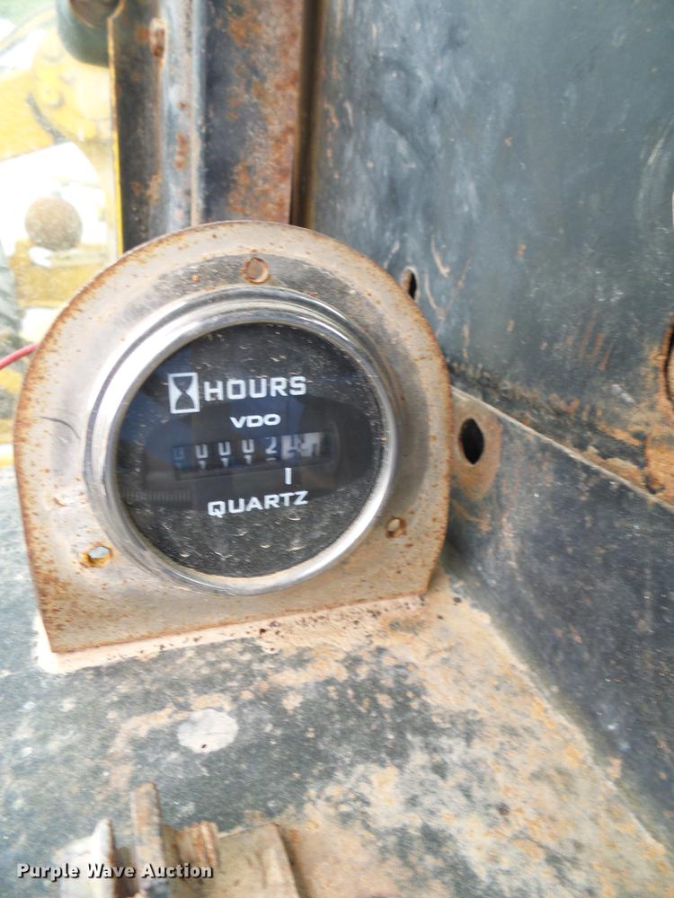 image for item DF7237 John Deere 670A motor grader