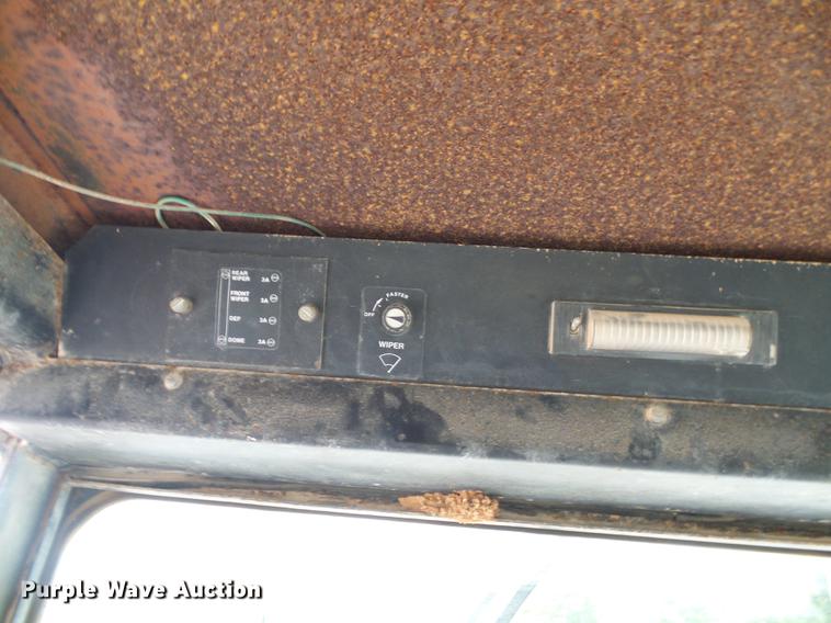 image for item DF7237 John Deere 670A motor grader